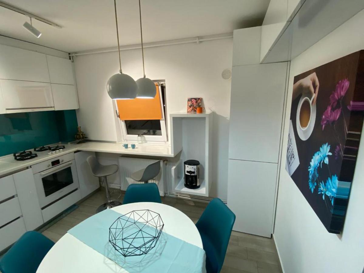 Beautiful Modern Apartment ไกรโอวา ภายนอก รูปภาพ