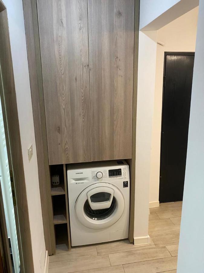 Beautiful Modern Apartment ไกรโอวา ภายนอก รูปภาพ